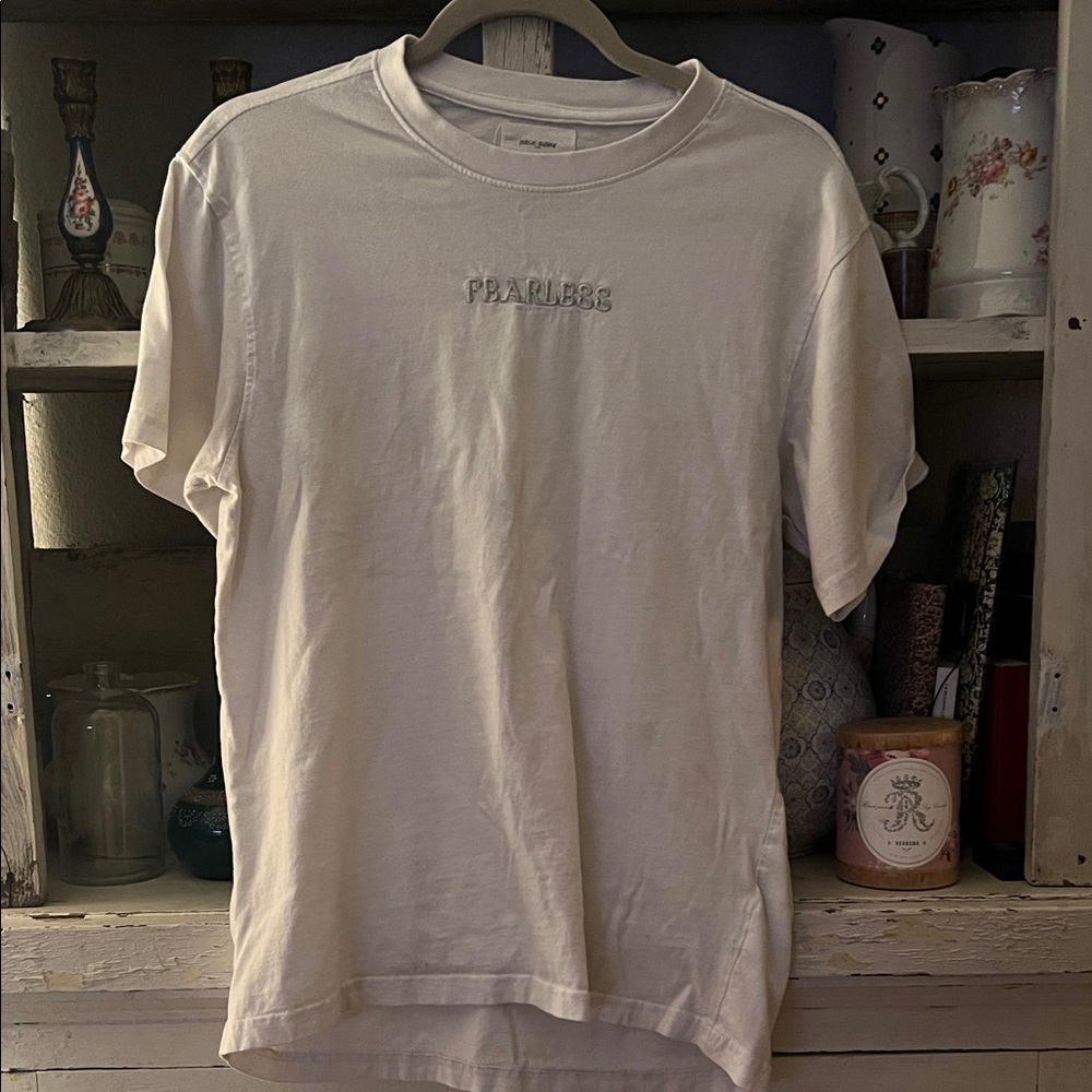 Fearless White Short Sleeve Crewneck Tee with Subtle Logo Size Small
